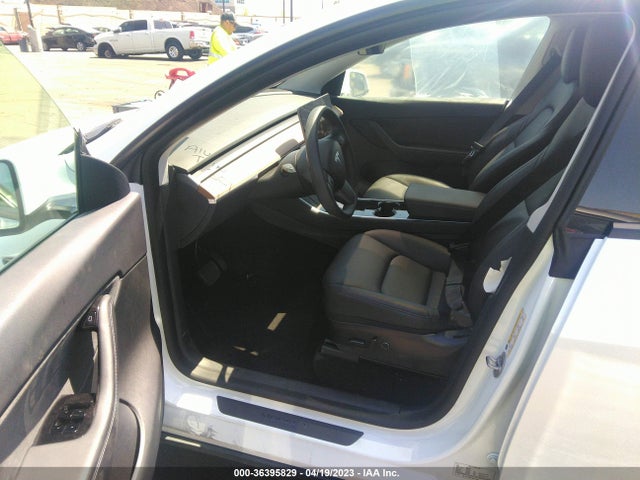 Tesla Model Y Long Range 2021 5YJYGDEE1MF110086 Image 5