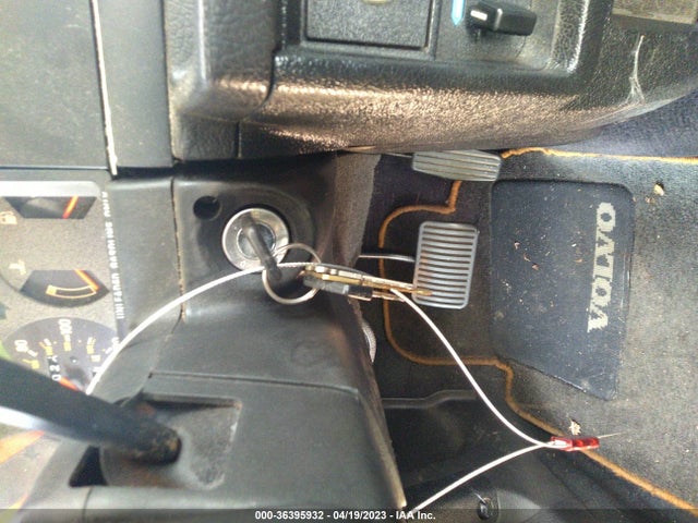 1989 VOLVO 244 DL/GL VIN: YV1AX8843K1358173