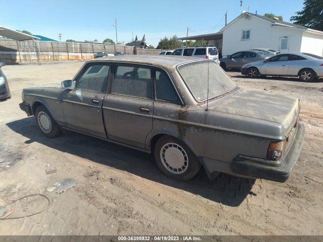 1989 VOLVO 244 DL/GL VIN: YV1AX8843K1358173