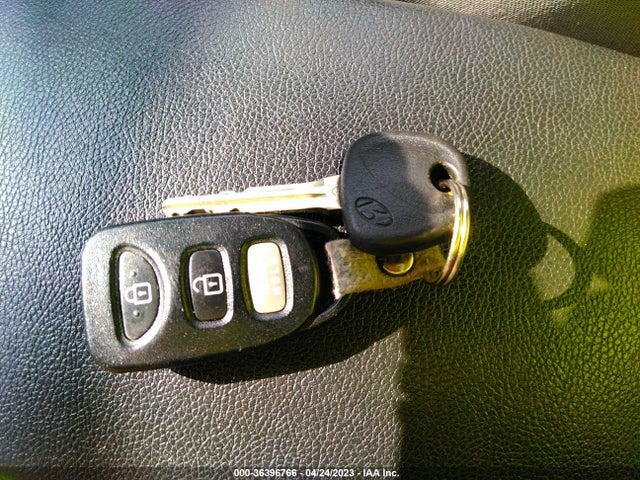 2013 HYUNDAI ELANTRA GLS VIN: KMHDH4AE0DU611748