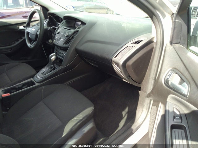 Ford FOCUS SE 2016 1FADP3F20GL271985 Image 6