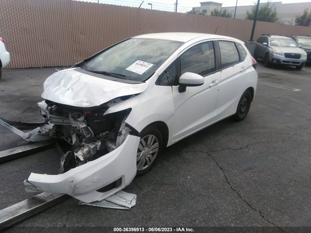 Honda FIT LX 2015 3HGGK5H50FM758367 Image 2