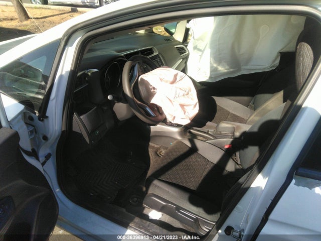 Honda FIT LX 2015 3HGGK5H50FM758367 Image 5