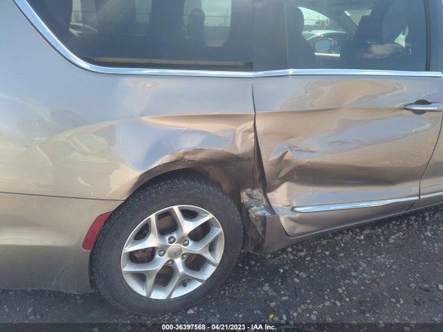 2C4RC1EG4JR322576 Chrysler Pacifica Touring L Plus