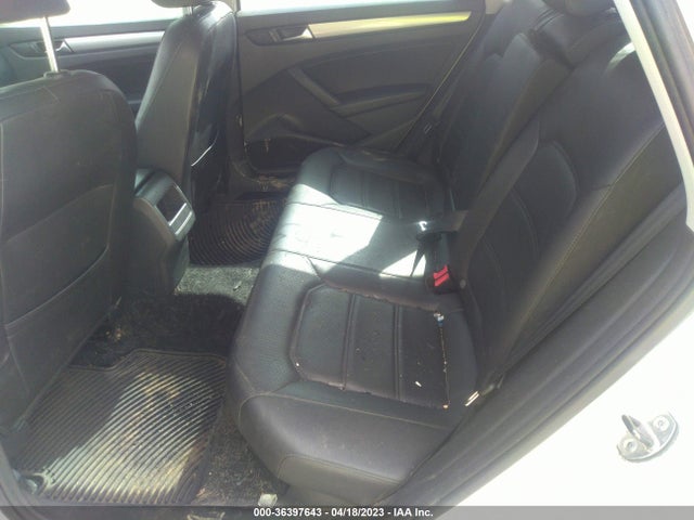 1VWAP7A30EC005994 Volkswagen Passat Wolfsburg Ed
