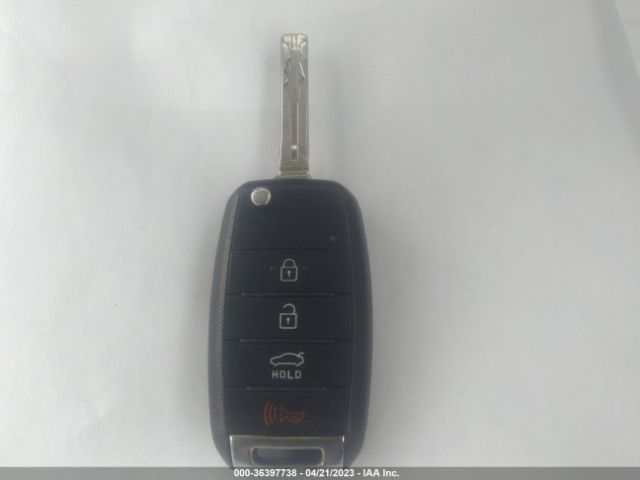 KNAGM4A7XF5658133 KIA Optima Lx