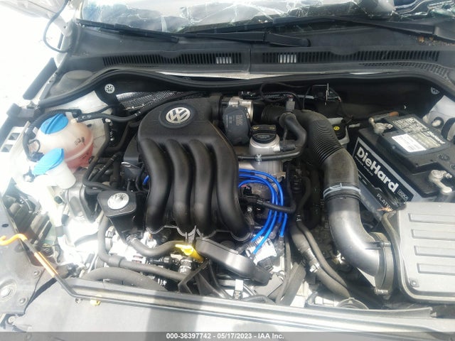 3VW2K7AJXEM374085 Volkswagen Jetta Sedan S