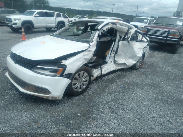 3VW2K7AJXEM374085 Volkswagen Jetta Sedan S