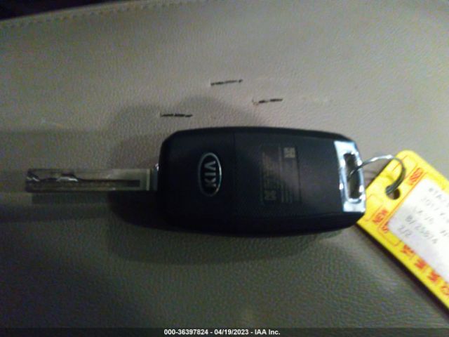 5XYPGDA51HG233077 KIA Sorento Lx V6