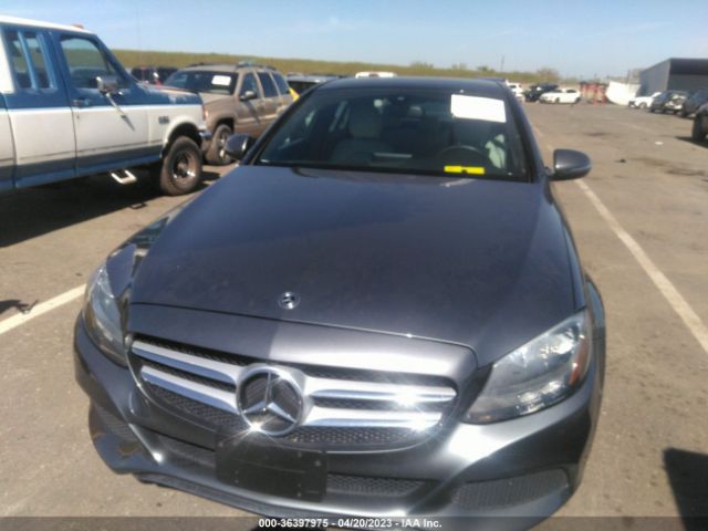 55SWF4JB8JU235098 Mercedes-Benz C-class C 300