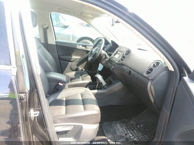 WVGAV7AX5GW610604 Volkswagen TIGUAN S
