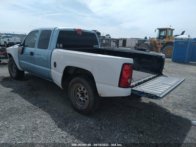 2001 CHEVROLET SILVERADO 1500 LS VIN: 2GCEC19V611398676