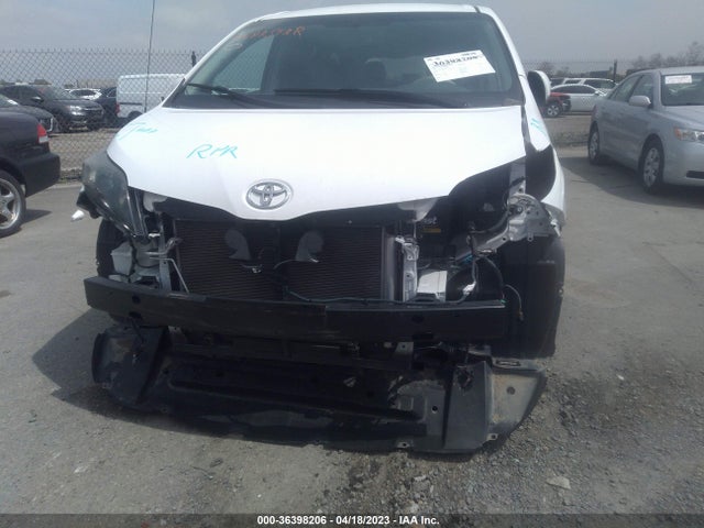 2013 TOYOTA SIENNA SE VIN: 5TDXK3DC1DS308943