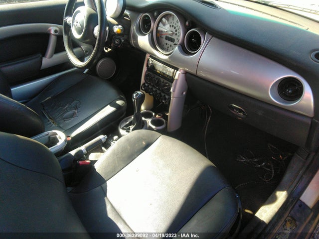 2008 MINI COOPER CONVERTIBLE VIN: WMWRF33548TG19449