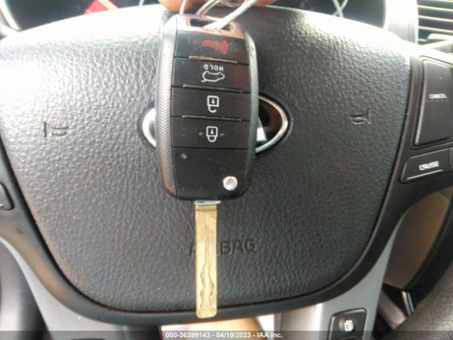 5XYKT3A6XEG428583 KIA SORENTO LX