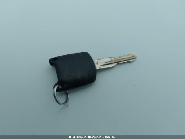 2006 MAZDA TRIBUTE S VIN: 4F2YZ06156KM02151