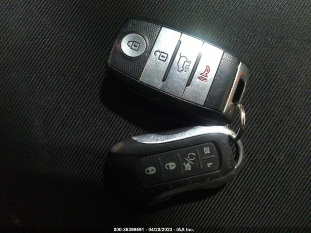 KNDJP3A52J7562017 KIA SOUL +