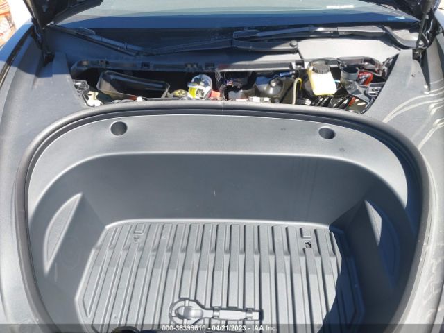 5YJ3E1EAXPF498578 Tesla MODEL 3