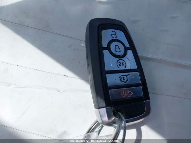 1FMJU1HTXLEA77944 Ford Expedition Xlt