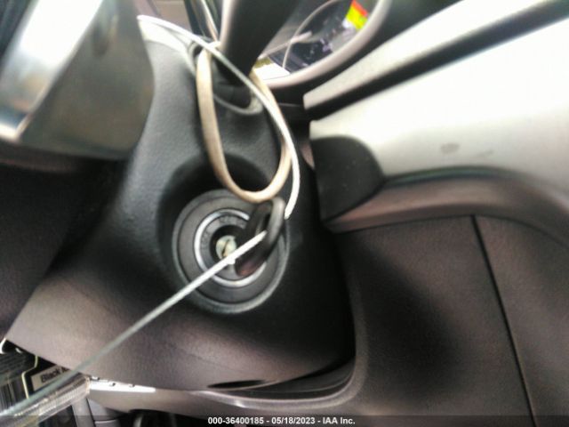 KNDP63AC8L7662606 KIA SPORTAGE S