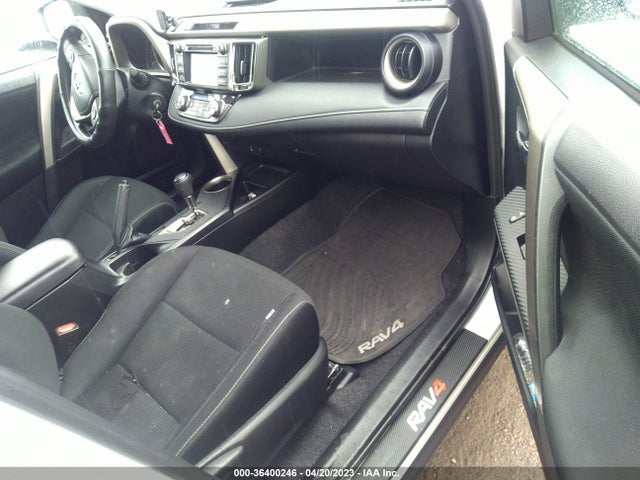 2015 TOYOTA RAV4 XLE VIN: 2T3WFREV2FW158443
