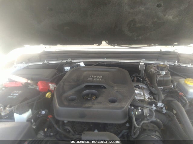 1C4HJXDN5JW206119 Jeep Wrangler Unlimited Sport S