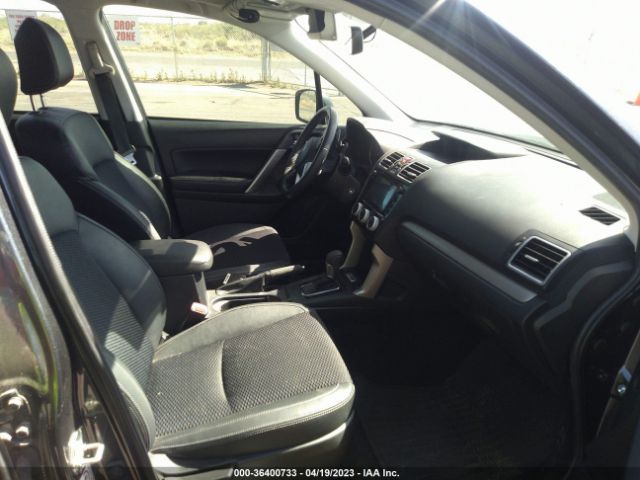 JF2SJGEC7JH615201 Subaru Forester Premium