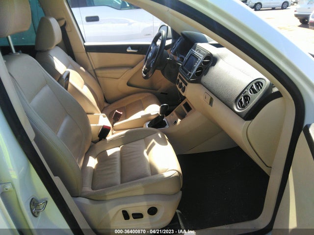 WVGVV7AX7HK020852 Volkswagen Tiguan Sel