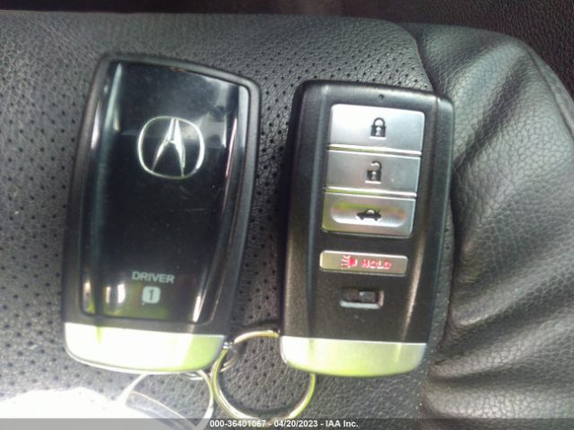 19UDE2F77JA000173 Acura Ilx W