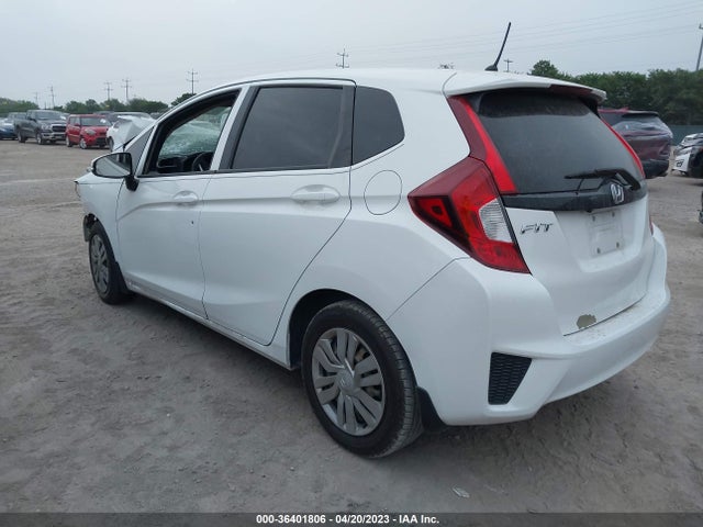 Honda FIT LX 2017 3HGGK5H50HM713576 Image 3
