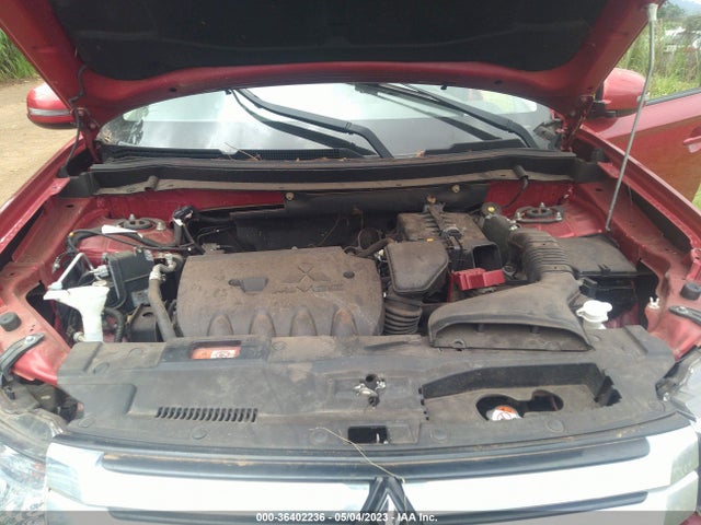 JA4AD3A31FZ006861 Mitsubishi Outlander Se