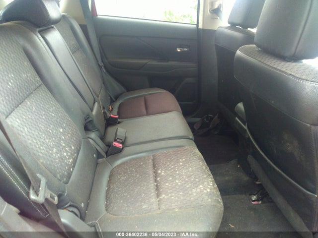 JA4AD3A31FZ006861 Mitsubishi Outlander Se