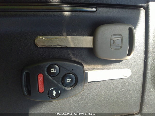 2010 HONDA ACCORD SDN EX-L VIN: 1HGCP2F87AA033138