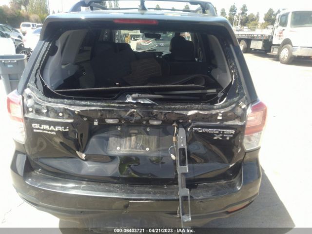 JF2SJGWC6JH616628 Subaru Forester Touring