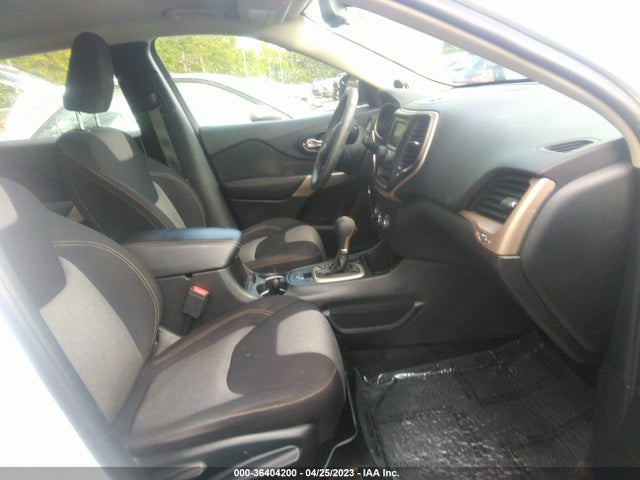1C4PJLAB7HD219135 Jeep Cherokee Sport
