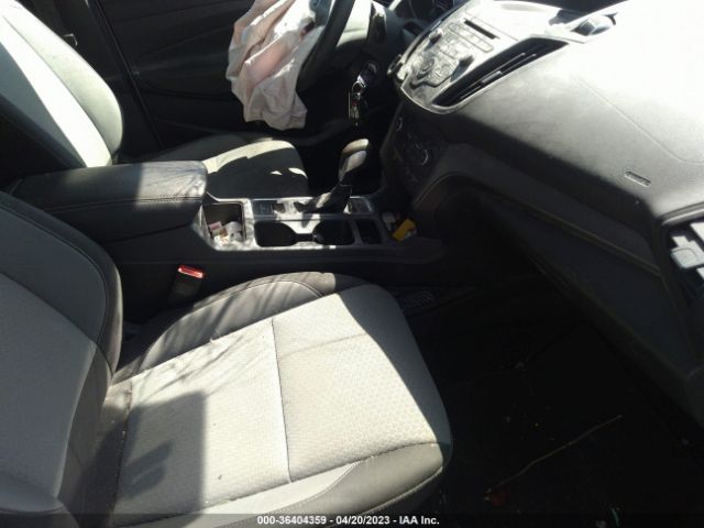 1FMCU9GD3JUB01022 Ford ESCAPE SE