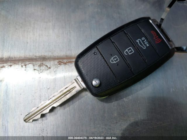 KNAFX4A64E5057552 KIA FORTE LX