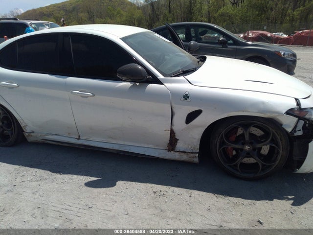 2017 Alfa Romeo Giulia, VIN: ZARFAEAV8H7546519