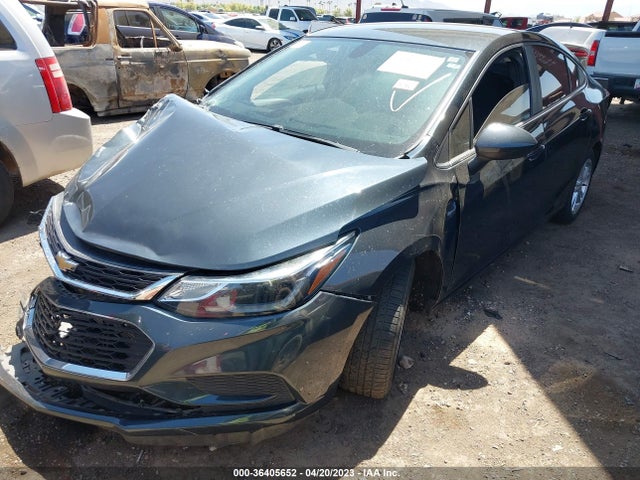 Chevrolet CRUZE LT 2018 1G1BE5SMXJ7127556 Image 2