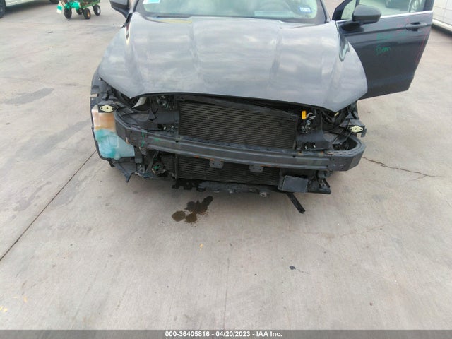 3FA6P0HDXLR111775 Ford FUSION SE
