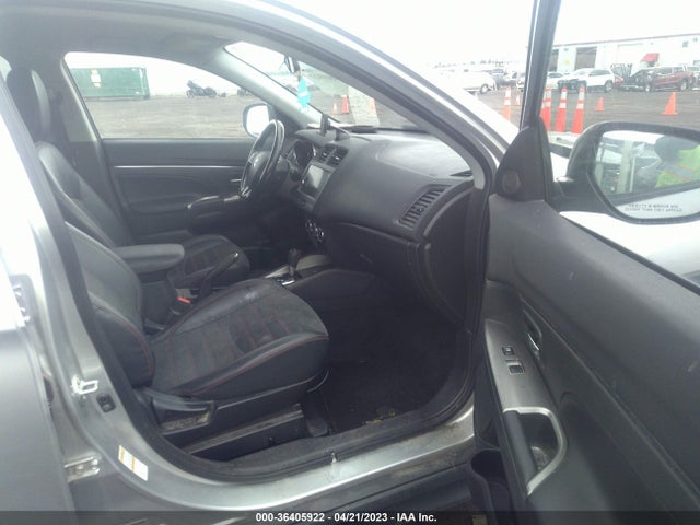 JA4AR3AW5JU002488 Mitsubishi Outlander Sport Se 2.4