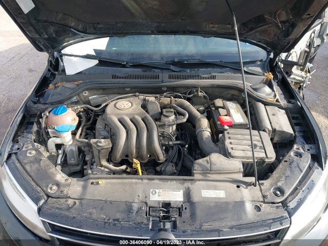 3VW2K7AJ8FM268980 Volkswagen Jetta Sedan 2.0l S