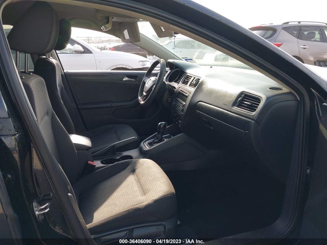 3VW2K7AJ8FM268980 Volkswagen Jetta Sedan 2.0l S