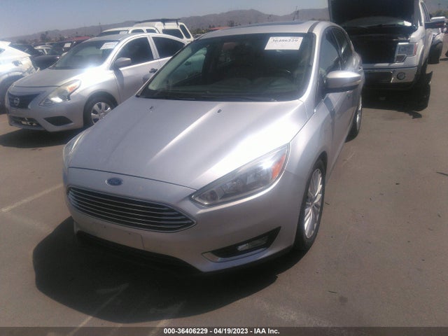 Ford Focus Titanium 2017 1FADP3N29HL279683 Image 2