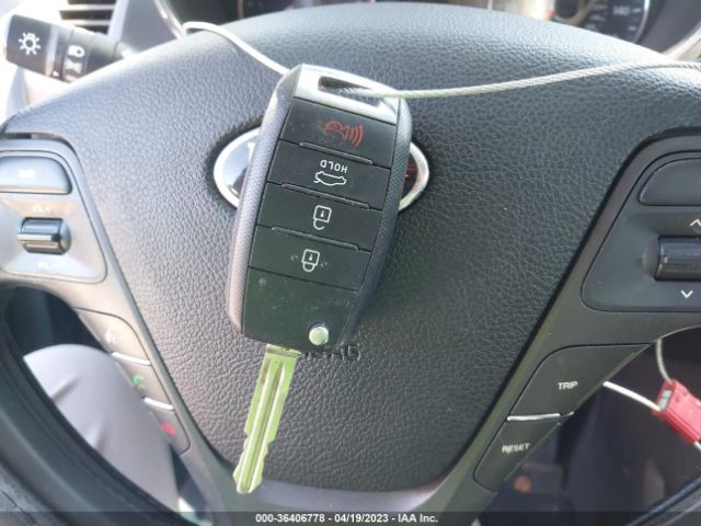 3KPFK4A79HE086886 KIA FORTE LX