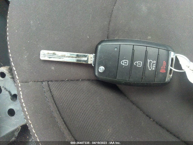 KIA Soul Base 2016 KNDJN2A21G7827105 Image 11