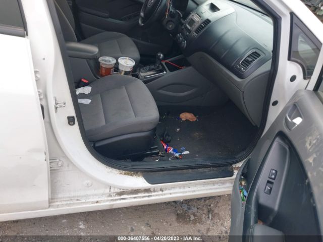 3KPFK4A75JE228396 KIA FORTE LX