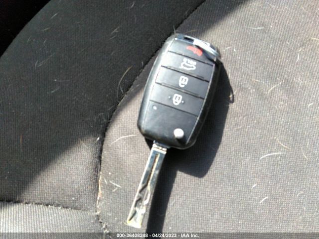 KNDJN2A24K7015130 KIA Soul Base