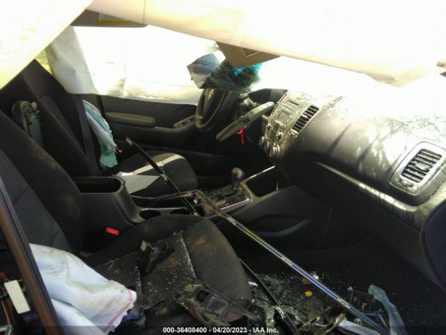 3KPFK4A72JE251568 KIA FORTE LX