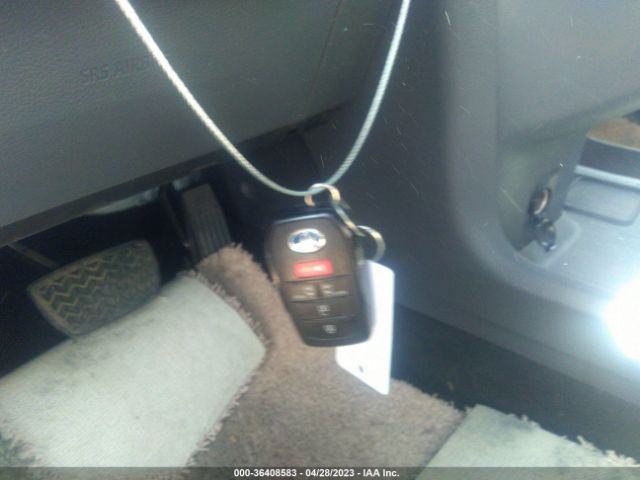 5TDBRKEC0NS096021 Toyota SIENNA LE